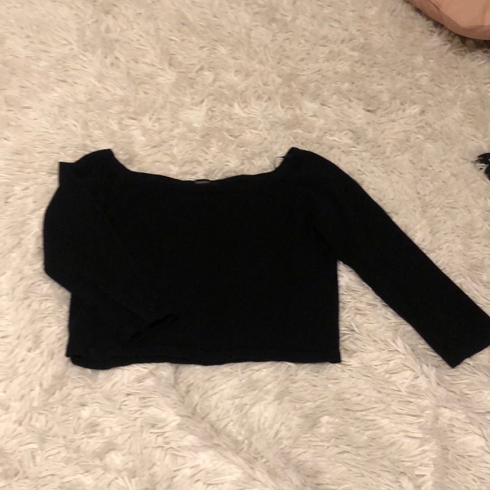 Crop top and off the shoulder.